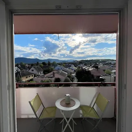 Apartment Avec Balcon Vue Sur Les Collines