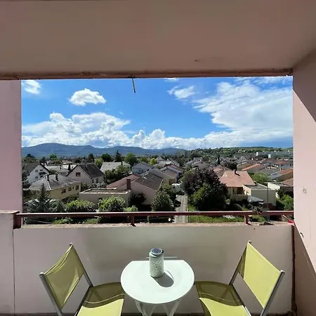 Avec Balcon Vue Sur Les Collines *